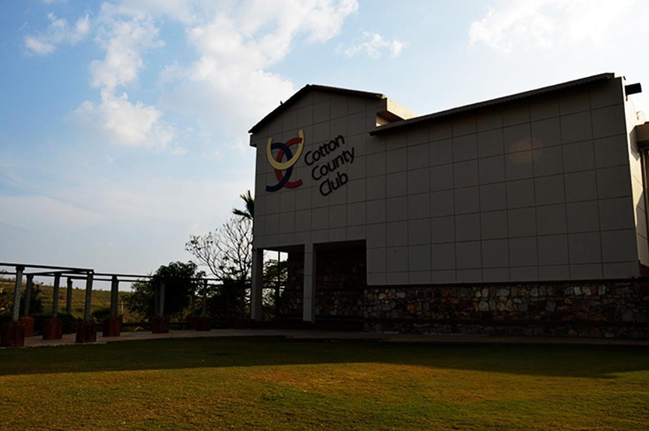 Cotton County Club And Resort Хубли Екстериор снимка